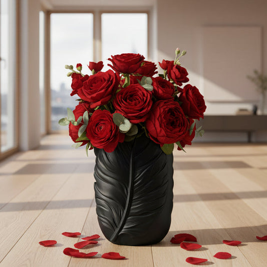 Feather Bloom Vase – Where Nature Meets Elegance