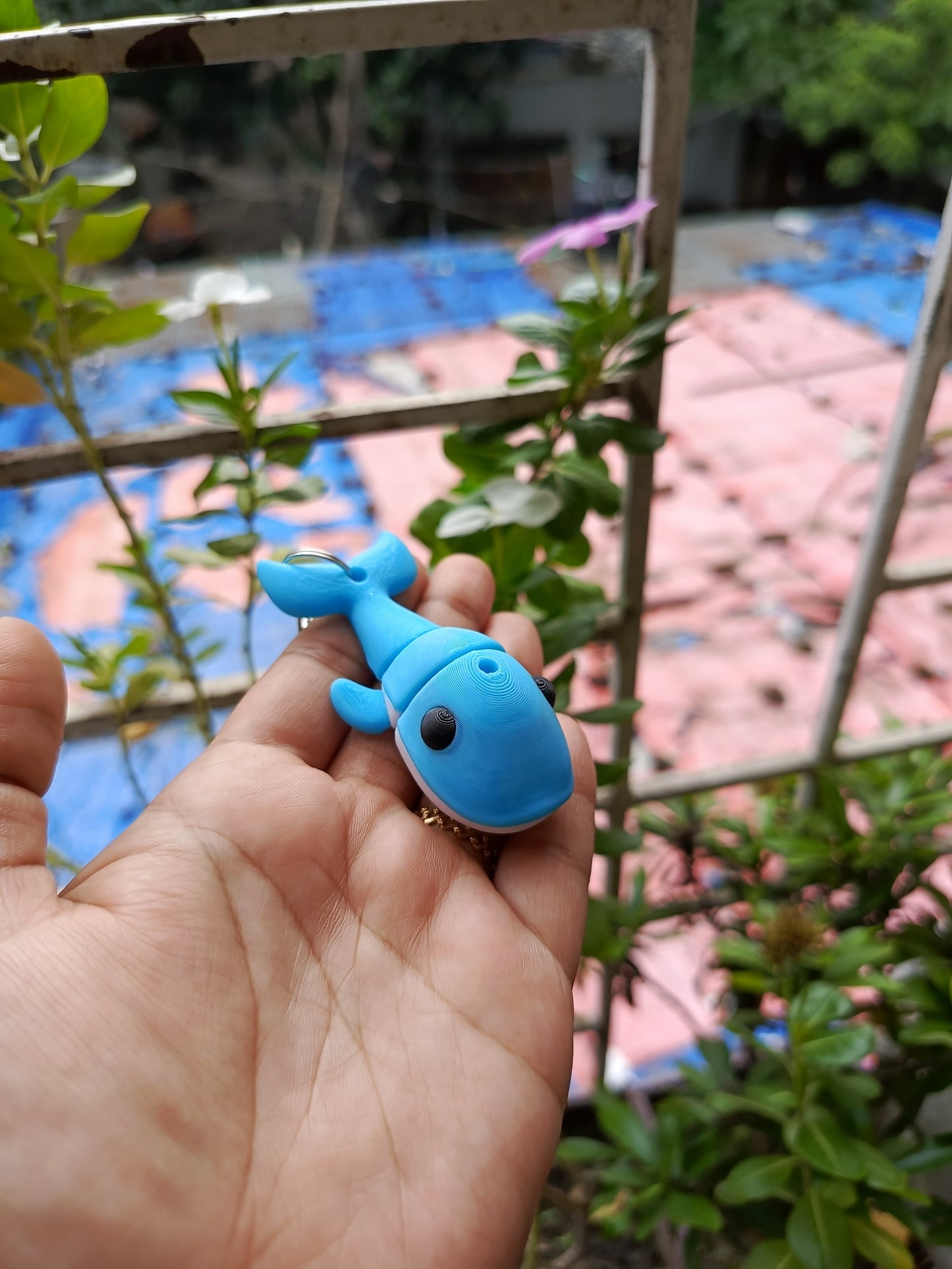 Happy whale keychain