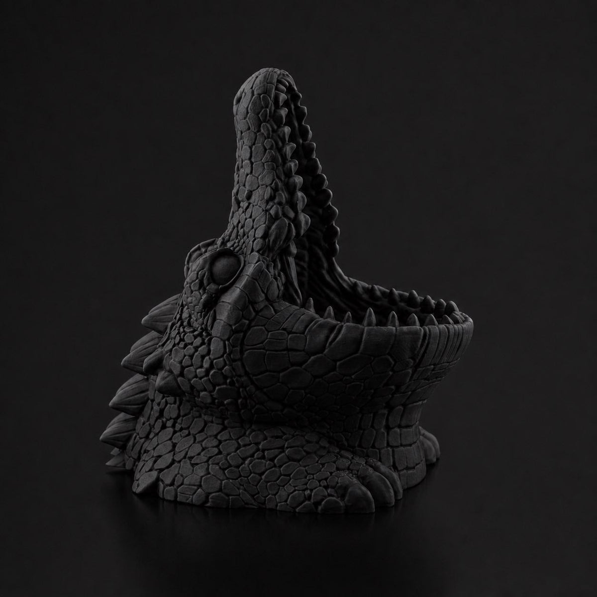 Crocodile Pen Holder in Black