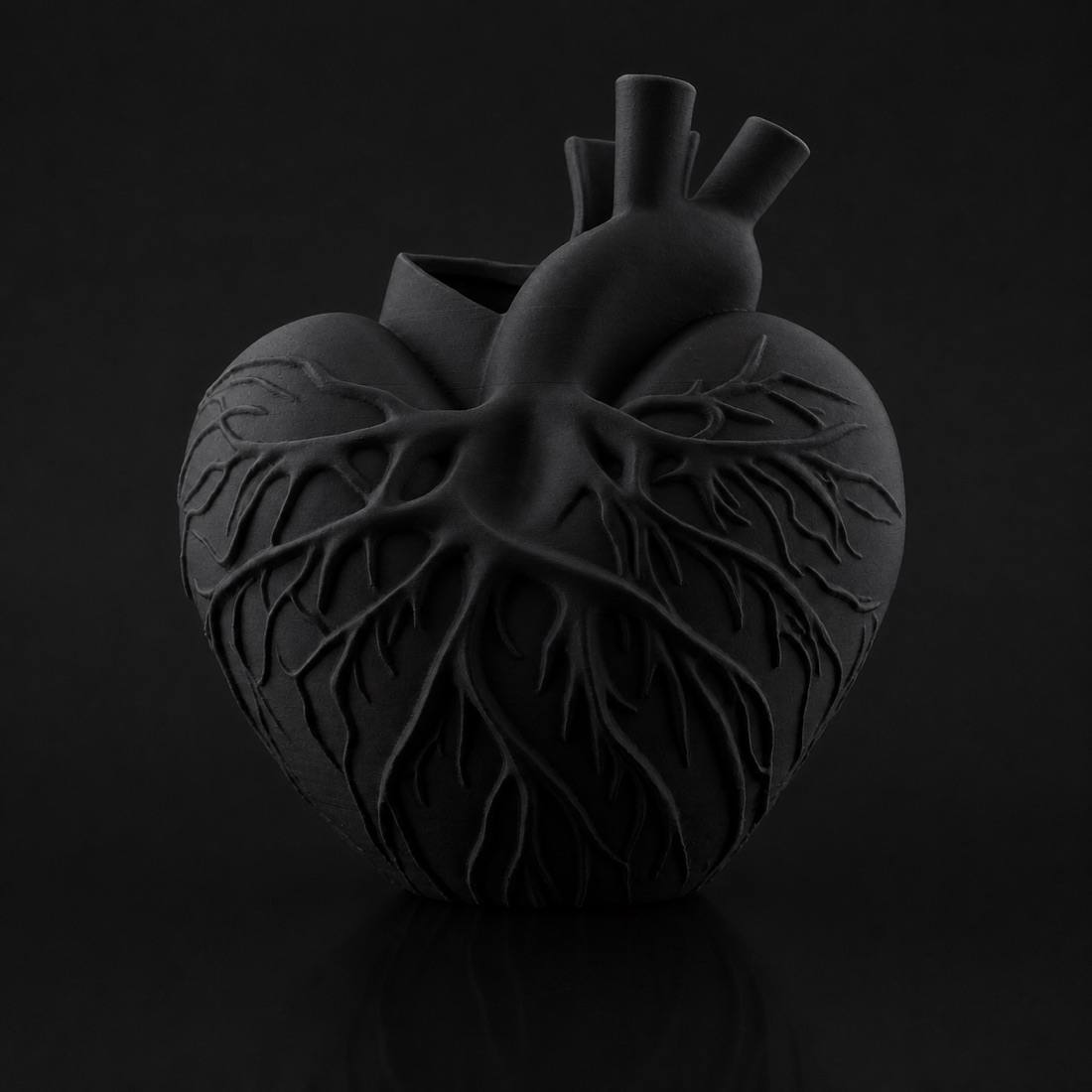 Heart Vase Black