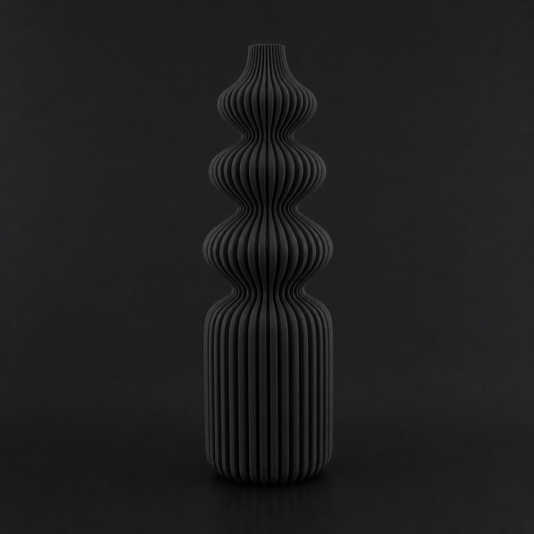 Nordic Vase in Black finish