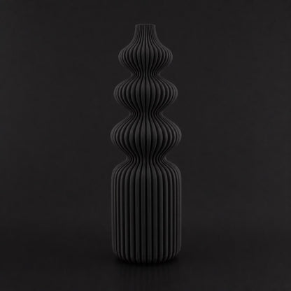 Nordic Vase in Black finish