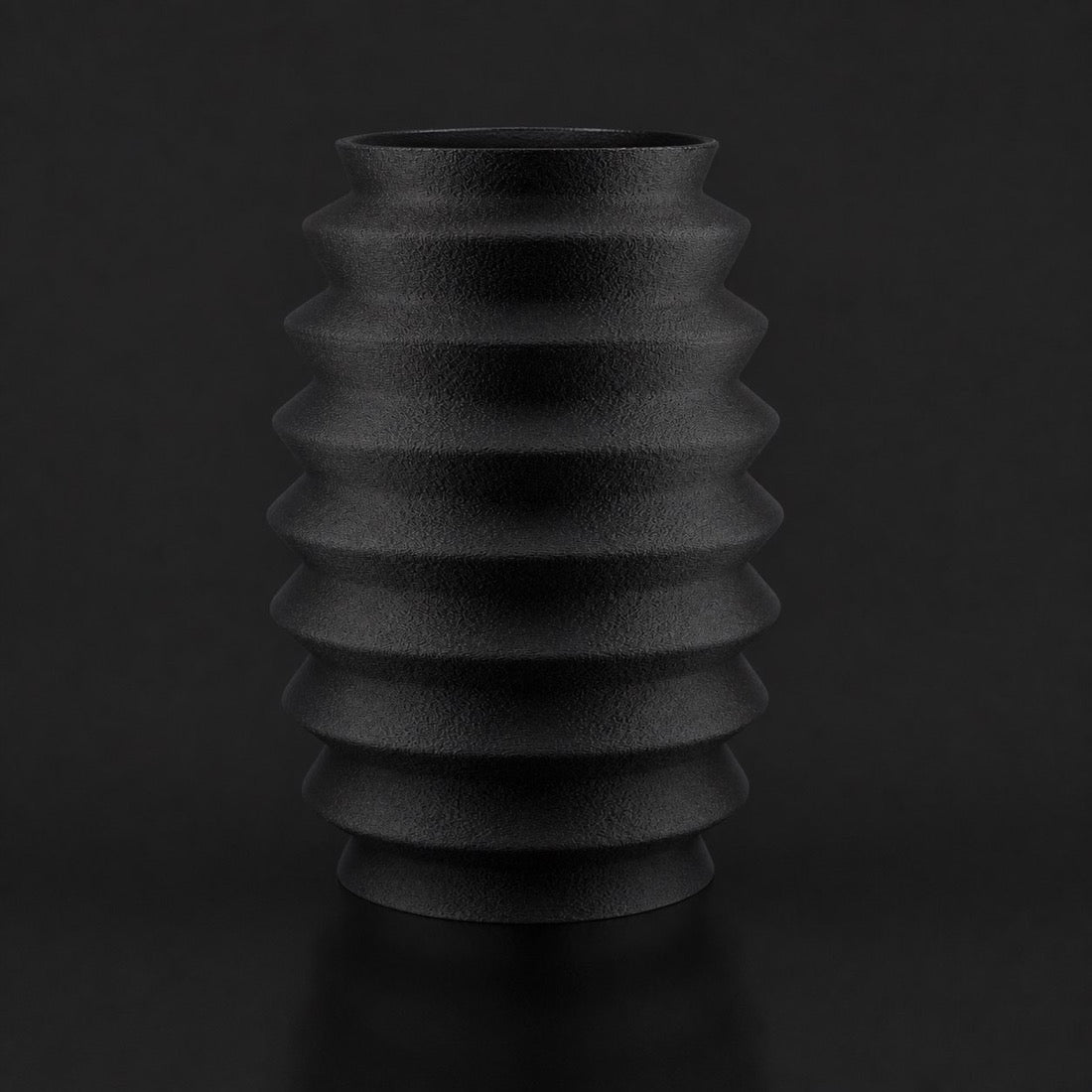 Ripple Vase in Black finish