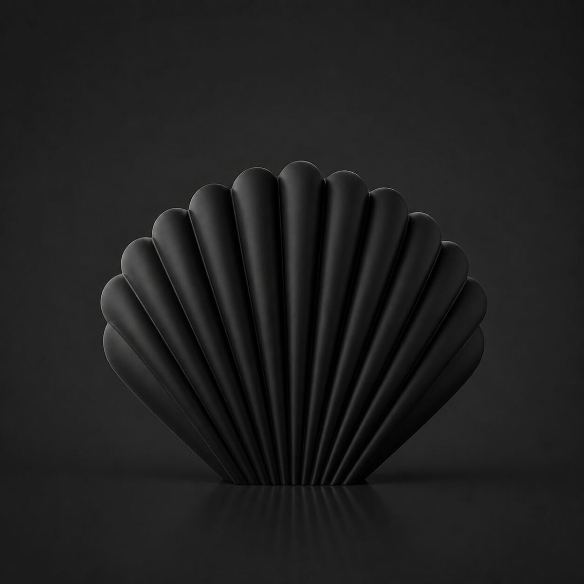 Shell Vase Black