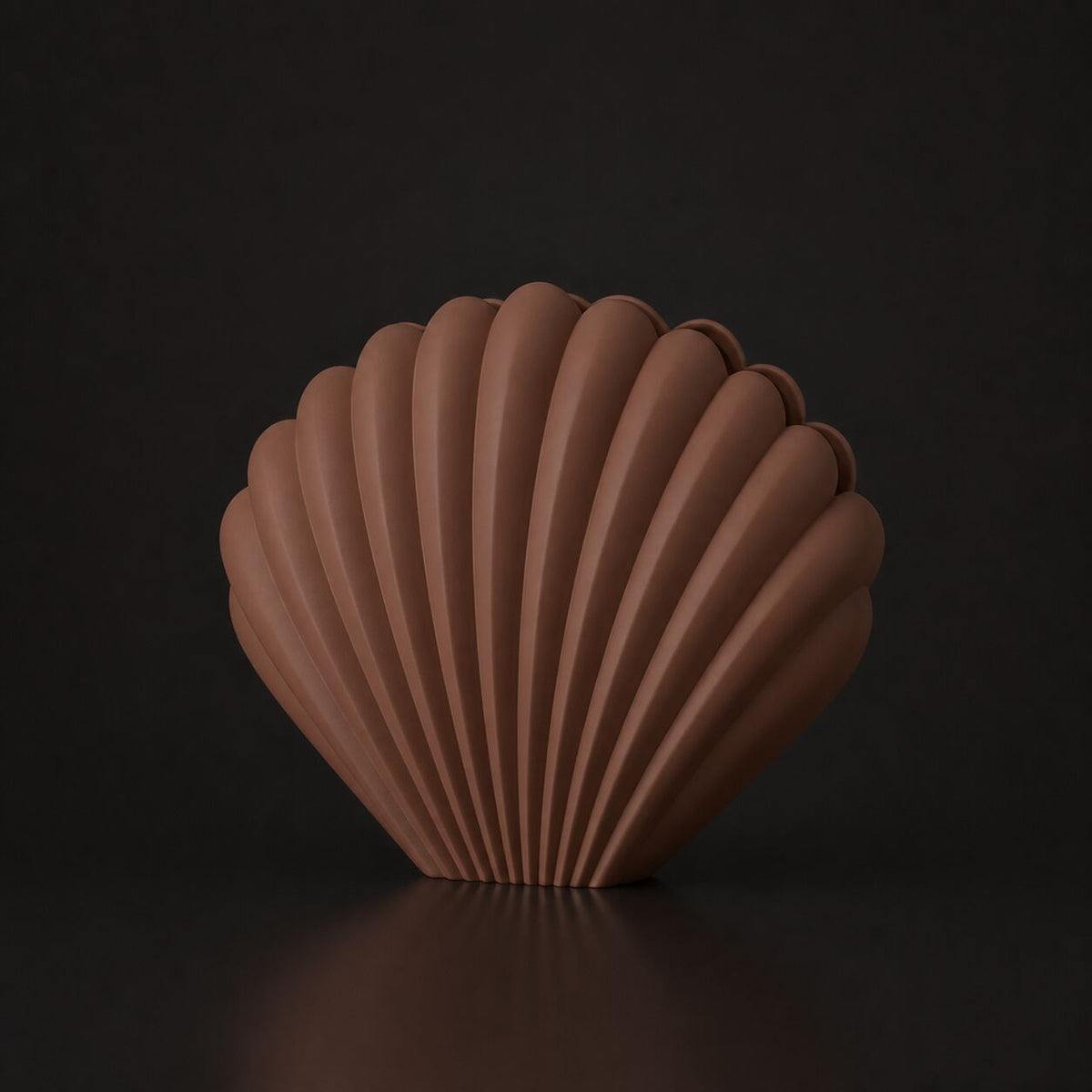 Shell Vase Cocoa Brown